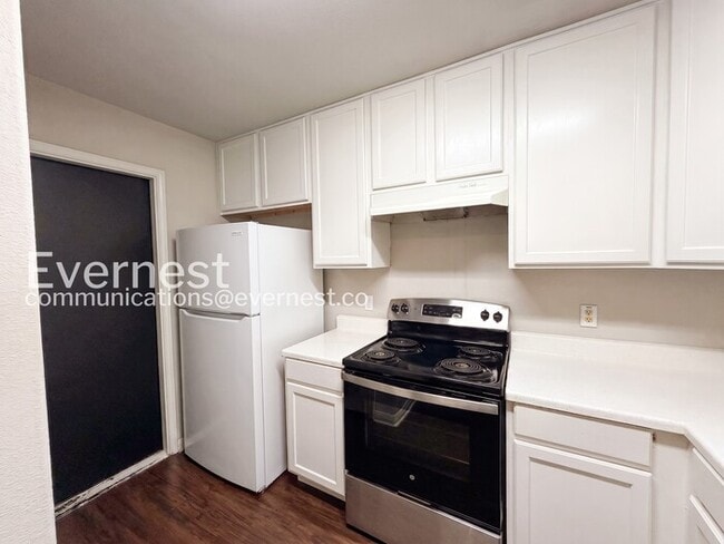 Photo - 1011 Iola Dr