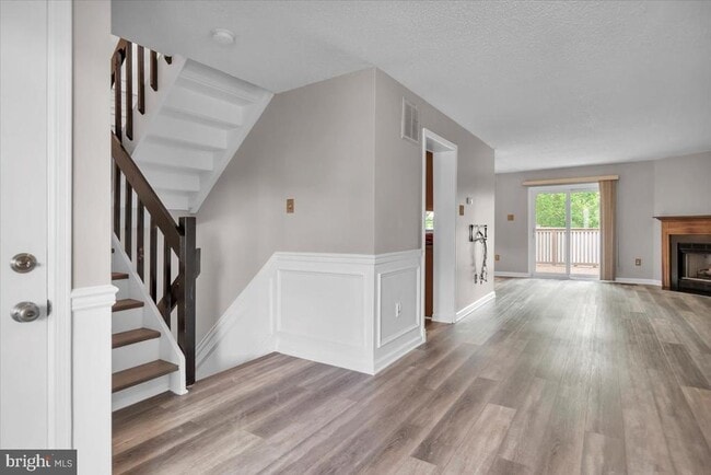 Building Photo - 518 Demoss Ct