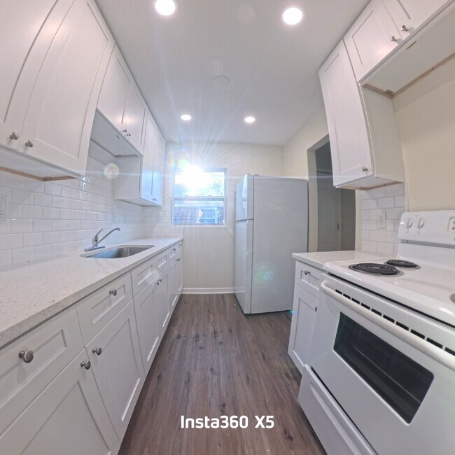 Photo - 6165 E Boston St Apartamento