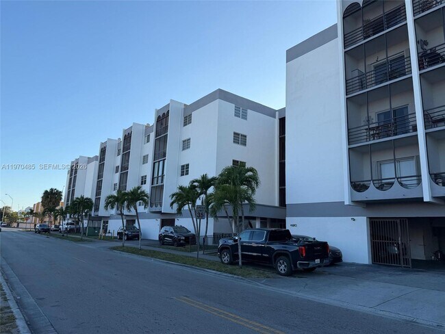 Photo - 4670 W 13th Ln Unit 523