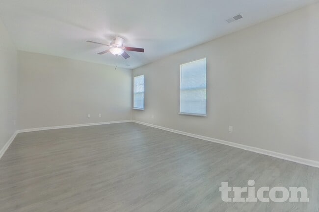 Photo - 390 Fox Trot Dr