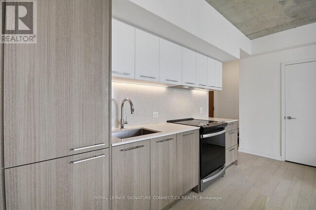 Photo - 45 Baseball Pl Unité 610