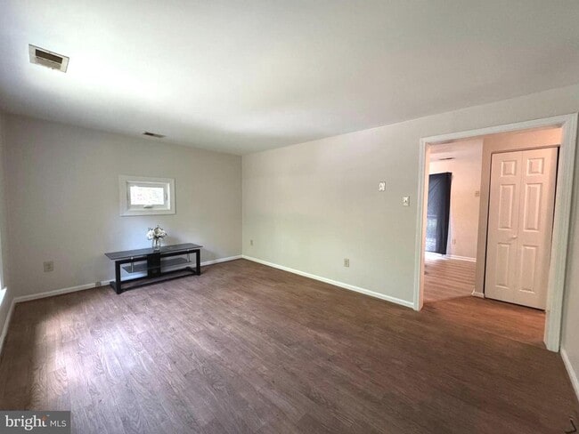 Building Photo - 11850 Clifton Dr