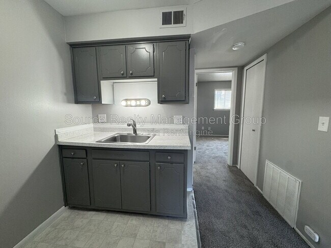 4431 Oakwood Unit 1