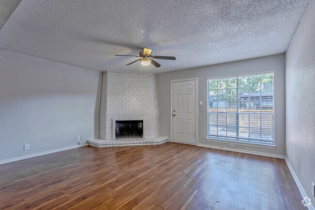 2BR,1.5BA - 1150 SF TH - Living Area