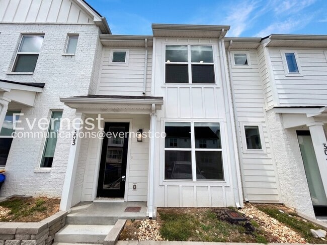 Building Photo - 303 Jeffries Wy
