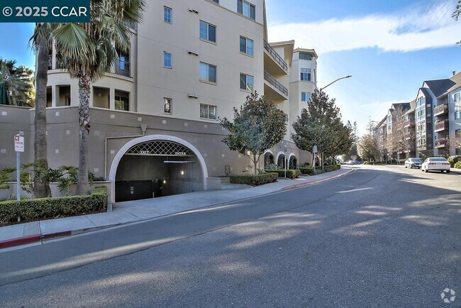 Building Photo - 1315 Alma Ave Unit 253 Rental