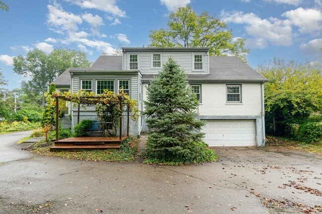 Photo - 7620 Montgomery Rd