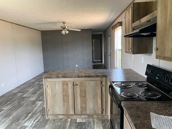 Photo - 16496 Dunhill Ln