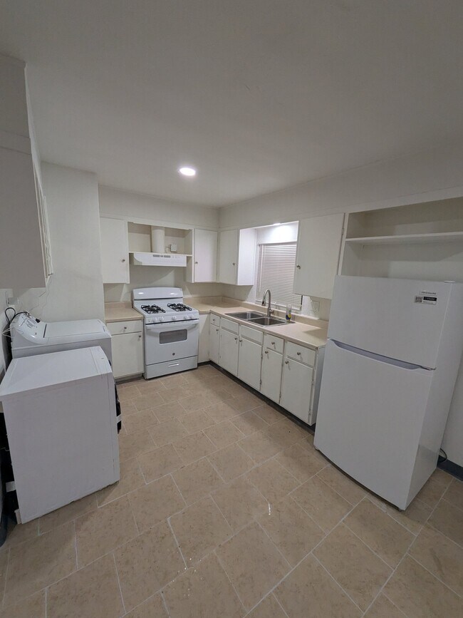 1726 E Dartmouth St Unidad A