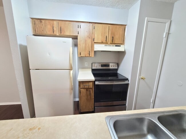 Photo - 205 Red Maple Pl