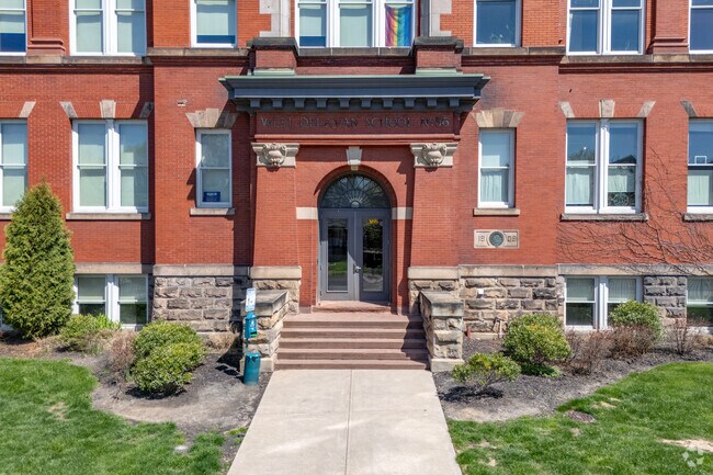 Photo - 722 W Delavan Ave