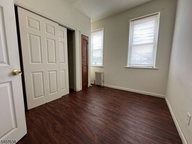 528 Valley Brook Ave