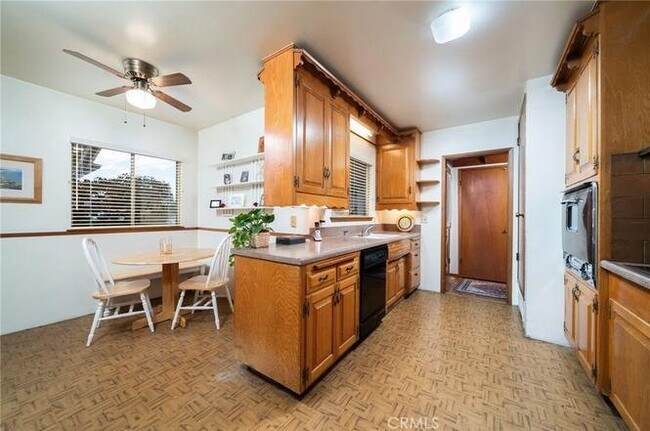 Photo - 549 California Dr