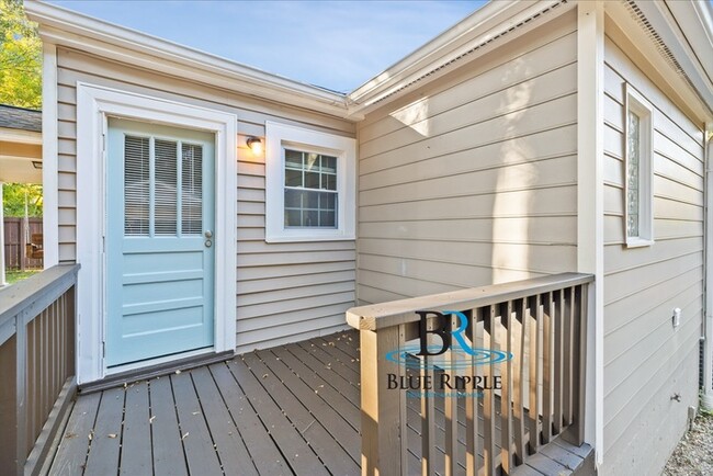 Photo - 1575 Walker St SE