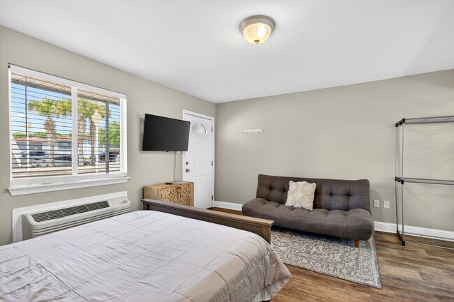Photo - Furnished Studio - Accept TDY Unit 37