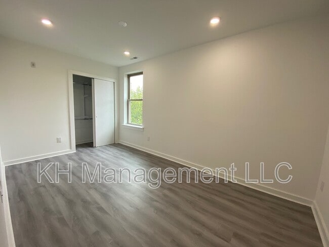 Photo - 5436 Vine St