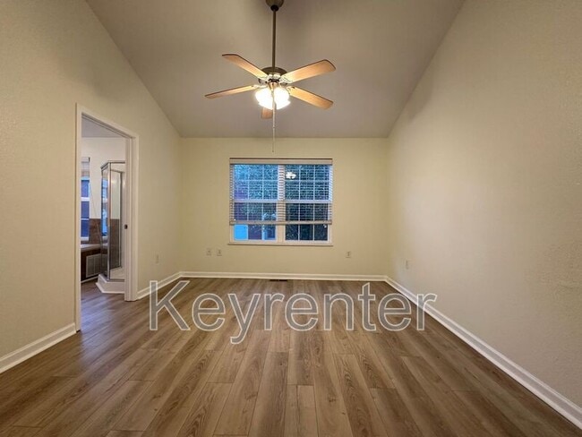 Photo - 846 Blue Spruce Way