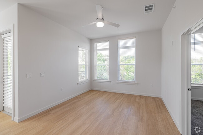 2BR, 2BA - 1,160SF - Living Room - Fitzroy Riverdale