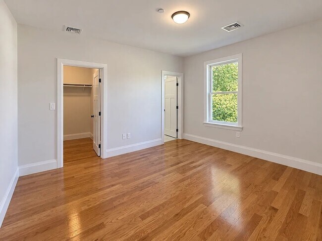 849 Cummins Hwy Unit 3