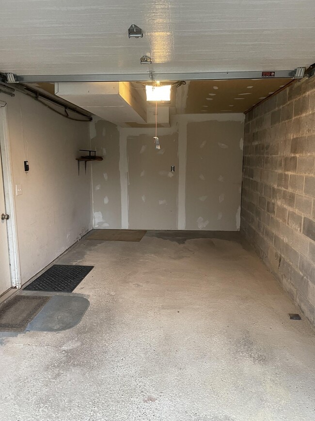 Photo - 119 Iron Oaks Cir