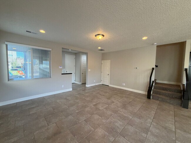 Photo - 3 Bedroom Townhome Near Juan Tabo Blvd SE & Four Hills!