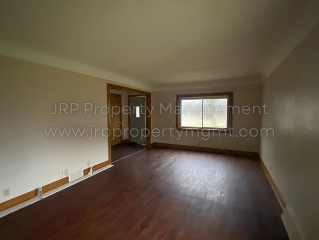3148 Robinson Rd