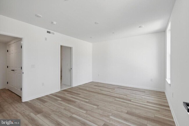 Photo - 890-92 N 42nd St Apartment Unit 5