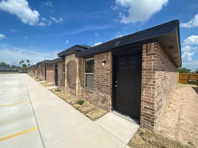 Building Photo - 1105 W Kennedy St