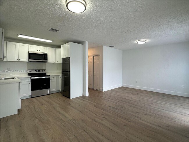 Photo - 6032 SW 25th St Apartment Unit 5