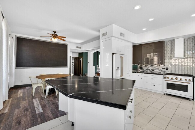 Photo - 6932 E Pearl St