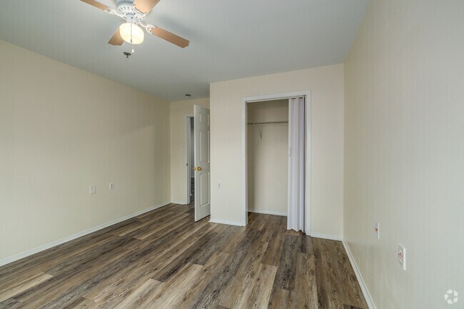 2BR, 1BA - 860SF - Primary Bedroom