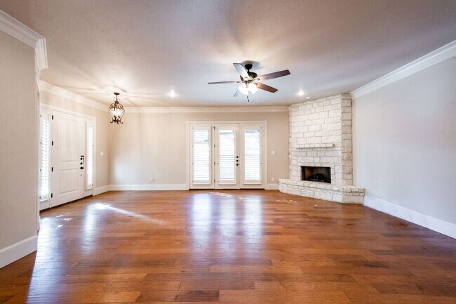 Photo - Luxury Home in Cooper ISD Unidad 18