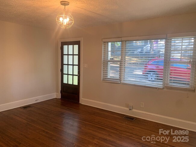 Photo - 1800 Hall Ave