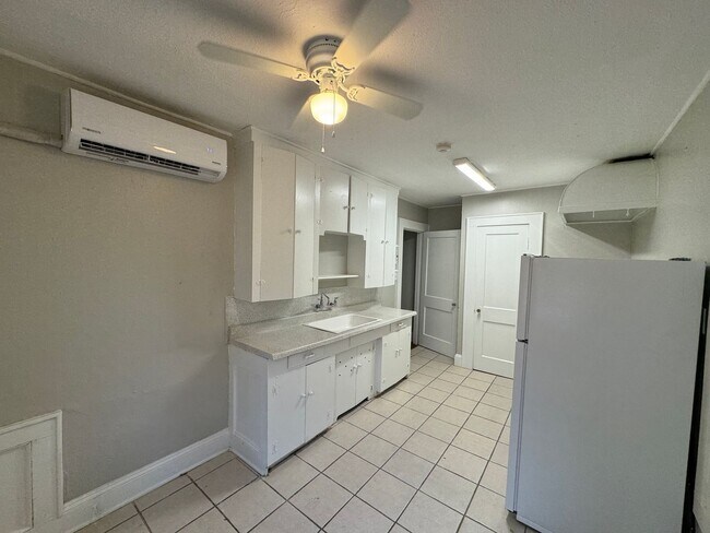 Photo - Ockley Apartments Unit #2