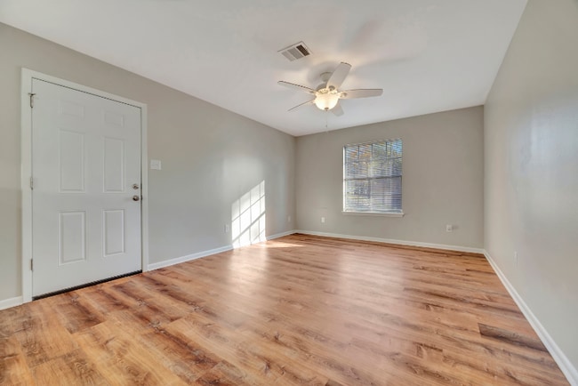 Photo - 306 Powers St Unidad C