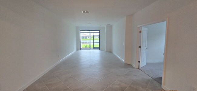 Photo - 5528 Sapphire Stone Cv