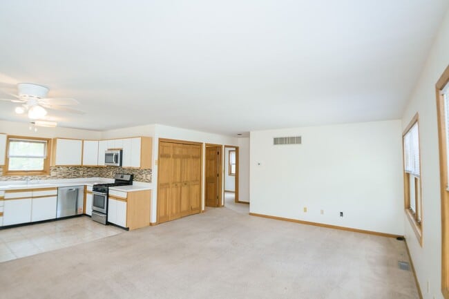 Photo - 201 Chesterton Blvd Unidad Upper