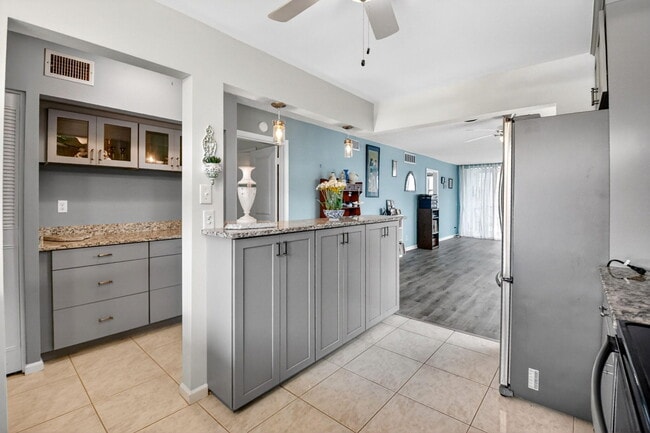 Photo - 2016 S Federal Hwy Unit E309