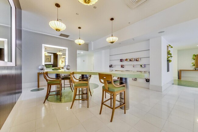 Photo - 123 S Green St Unit 601B