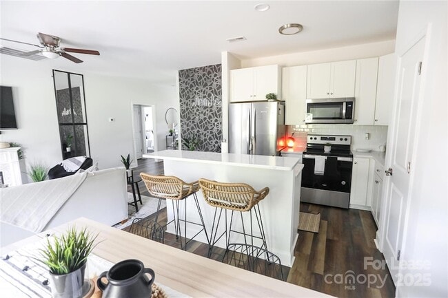 Photo - 2734 Kendrick Ave