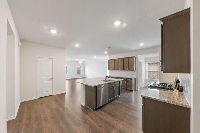 Photo - 503 Willow View Way