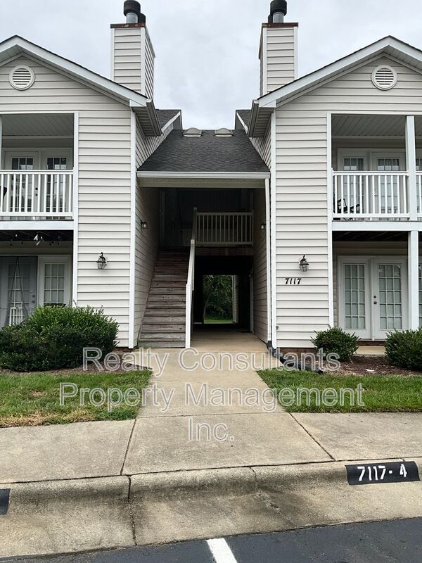 Building Photo - 7117 W Friendly Ave Rental