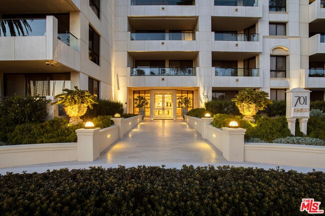 Building Photo - 701 Ocean Ave Unit 102