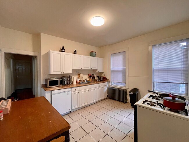 Photo - 162 Kelton St Unidad # 2  Brighton Rental