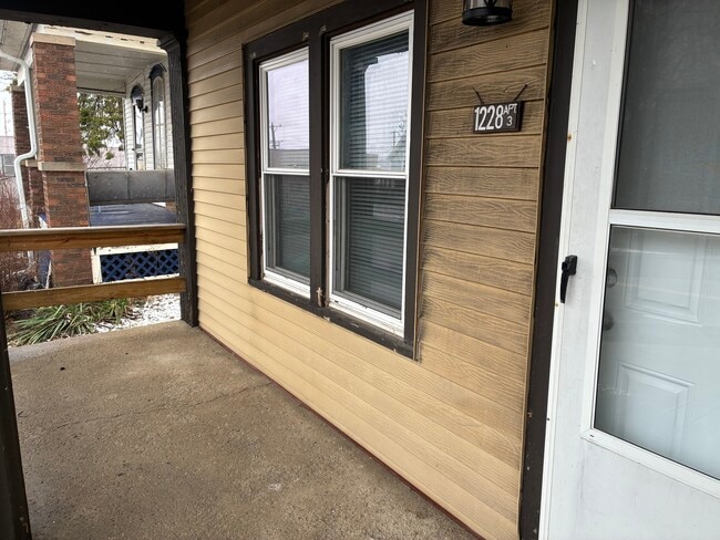 Building Photo - 1228 N Main St Unit 3