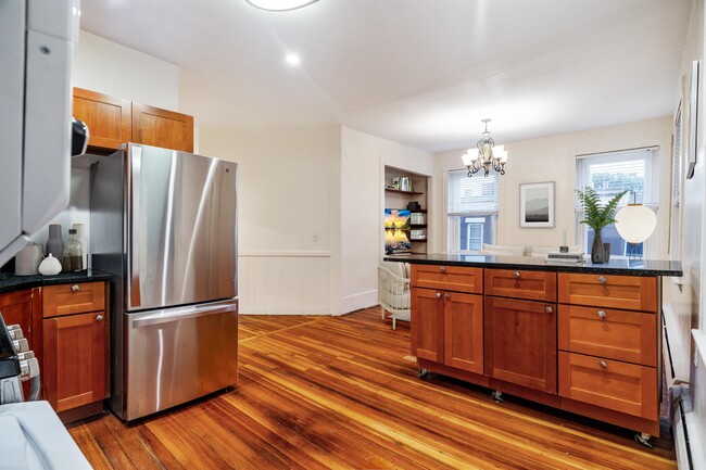 Photo - 882 Huntington Ave Townhome