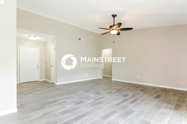 Photo - 4 Bedroom Pet-Friendly Home in Lutz, FL with Main Street Renewal