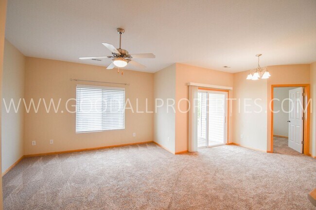 Photo - 2 bedroom, 2 bath Condo w/ Garage! Unit 4