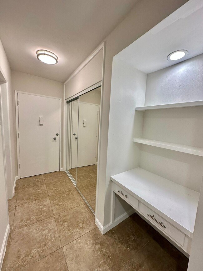 Photo - 531 S Mariposa Ave Unit 106